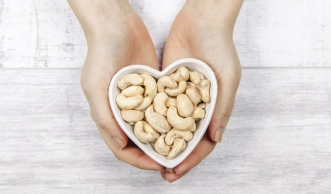 Cashews: Warum die Superkerne so gesund sind und gute Laune machen