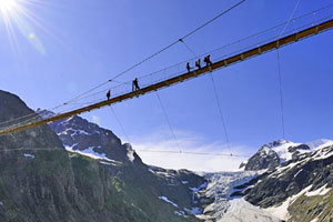 Ausflugsziel Hängebrücke: Natur geniessen in luftiger Höhe