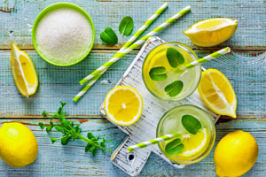 Von (A)nanas bis (Z)itrone: 13 Rezepte für frische Limonade