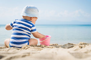 Sonnenbaden ohne Reue: Tipps für Babys und Kleinkinder