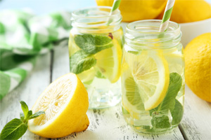Von (A)nanas bis (Z)itrone: Limonade selber machen