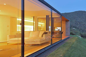 Grünes Traumhaus: Luxuriös wohnen mit Blick auf die Alpen