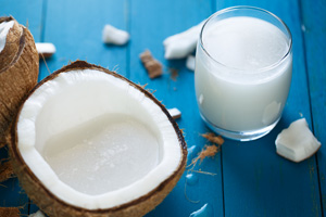 Kokosmilch im Check: So gesund ist der Milchersatz tatsächlich