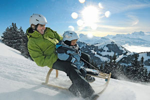 Ab in den Schnee! Die schönsten Schlittelbahnen der Schweiz