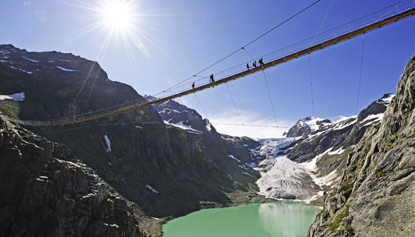 Die 8 spektakulärsten Hängebrücken der Schweiz