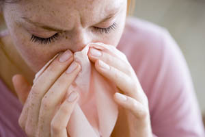 Symptome einer Grippe und welche Hausmittel dagegen helfen