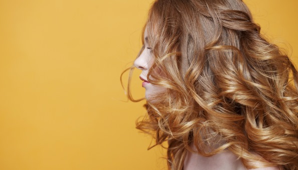Diese DIY-Haarkuren bringen Ihre Mähne in Schwung