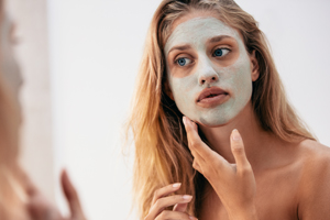 8 natürliche Gesichtsmasken für einen strahlenden Teint