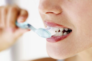 Natürliche Zahnpasta selber machen: So einfach geht es