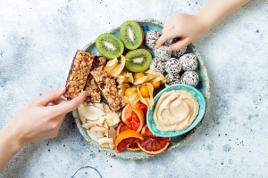 Von süss bis salzige: Vegane Snacks für zuhause und unterwegs