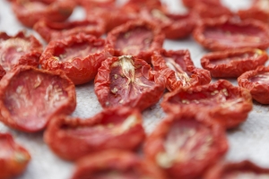 Tomaten trocknen und einlegen: So einfach geht's
