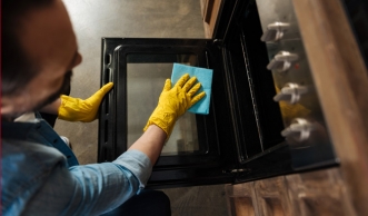 Backofen reinigen: Diese Hausmittel machen Chemie überflüssig