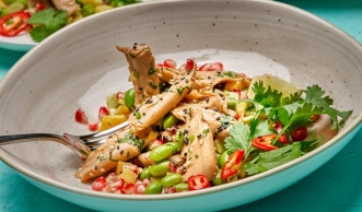 Warum wir Planted Chicken lieben – plus Rezepte für Curry und Salat