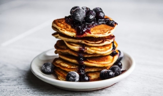 Unsere Vegan-Redaktorin verrät ihr liebstes Rezept für vegane Pancakes