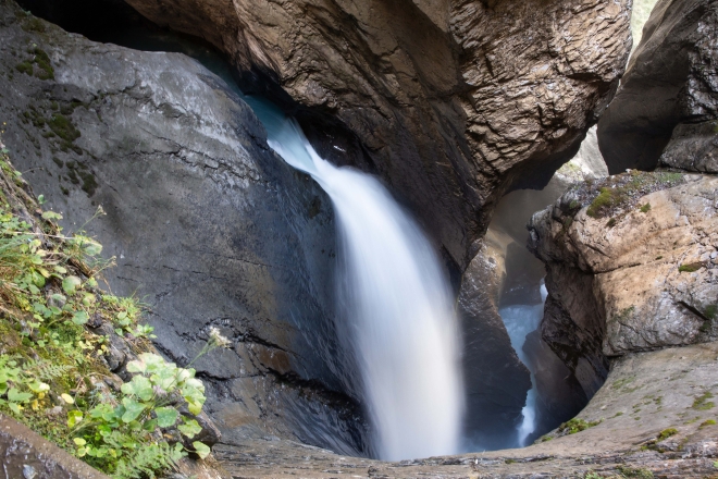 Tosende Trümmelbachfälle: Die Kraft des Wassers hautnah erleben