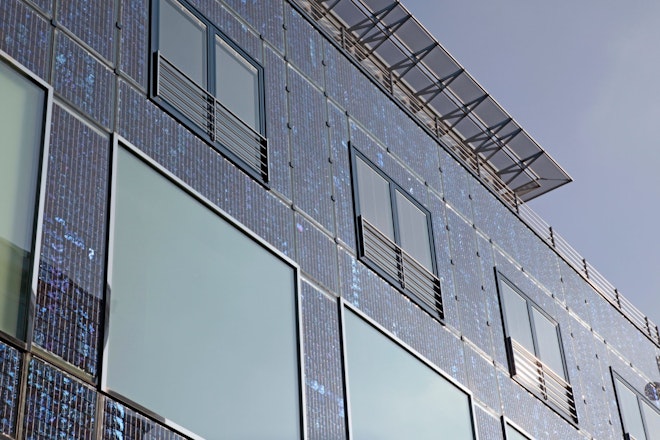 Solarpanels an Fassade