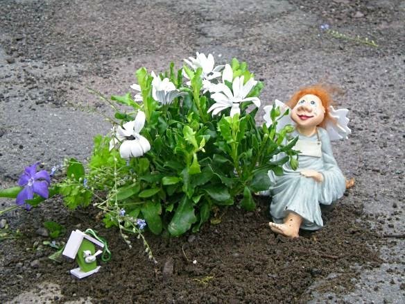 Guerilla Gardening: Kleiner Engel auf der Strasse