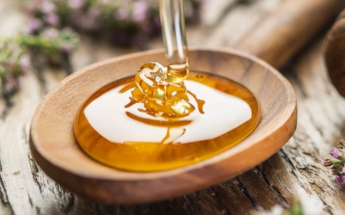Mit reichhaltigem Honig eher trockene Haut behandeln