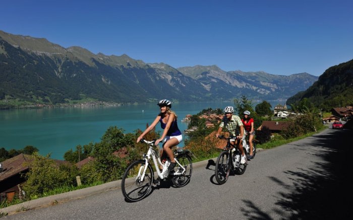 Die Seenroute führt an den schönsten Seen der Schweiz vorbei