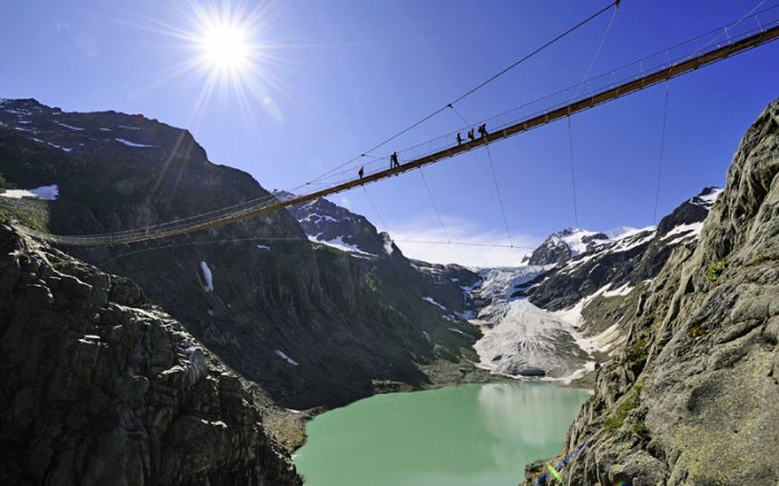 Hängebrücken in der Schweiz: Triftbrücke im Gletschertal