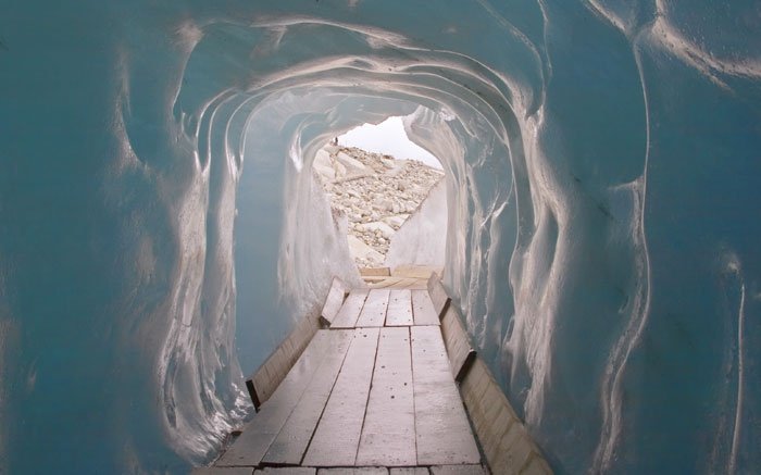 Jedes Jahr neue spannende Gänge durch die Eisgrotte im Rhonegletscher