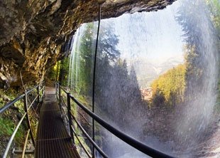 Wasserfälle in der Schweiz: Schön, spektakulär und ungebändigt