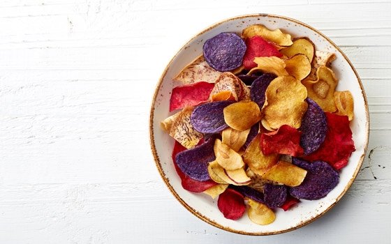 Gesündere Alternativen für Chips: Gemüsechips selber machen