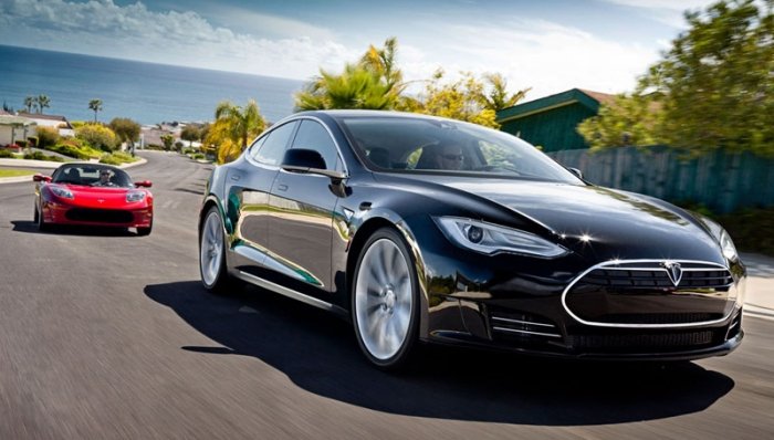 Elektroautos S Alpha und Roadster von Tesla Motors
