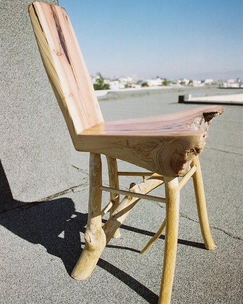 Einmalige Holzmöbel: Ein Unikat aus Treibholz zusammengesetzt