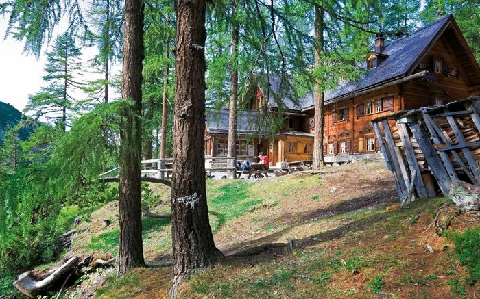 Berghütte Cluozza steht Wanderern im Nationalpark offen
