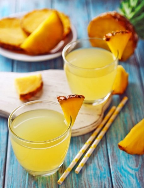 Schnell gemacht und super erfrischend: Ananas-Limonade