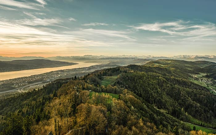 Ganz Zürich überblicken auf dem Albisgrat-Höhenweg