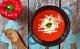 Kalte Suppen: Feine Suppe aus roten Peperoni mit würziger Schärfe