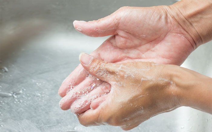Abwehrkräfte stärken und sich regelmässig die Hände waschen