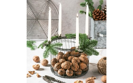 Mit Baumnüssen natürliche Akzente in der Weihnachtszeit setzen