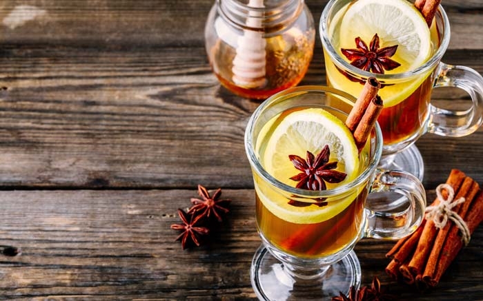 Weihnachtsrezepte: Gesunder Ingwer-Anis-Tee zuhause geniessen