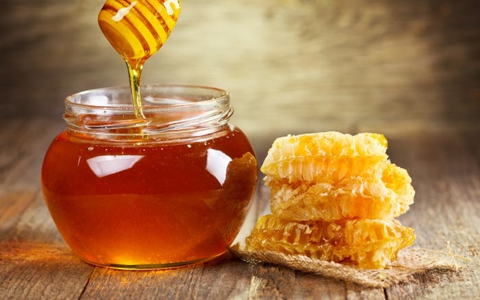 Superfoods: Honig wirkt antibakteriell und lindert Erkältungen