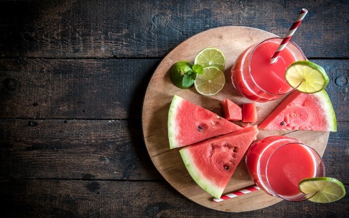 Eistee selber machen mit Wassermelone und Limette
