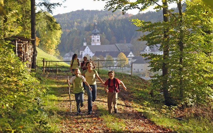 Im Thurgau einmalige Aussichten geniessen auf dem Tannzapfenweg