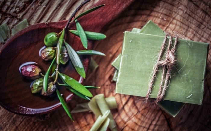 Naturseifen selber machen: Pflegende Seife mit Olivenöl