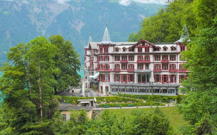 Giessbachfälle: Wandern rund um das Naturschauspiel beim Grandhotel Giessbach