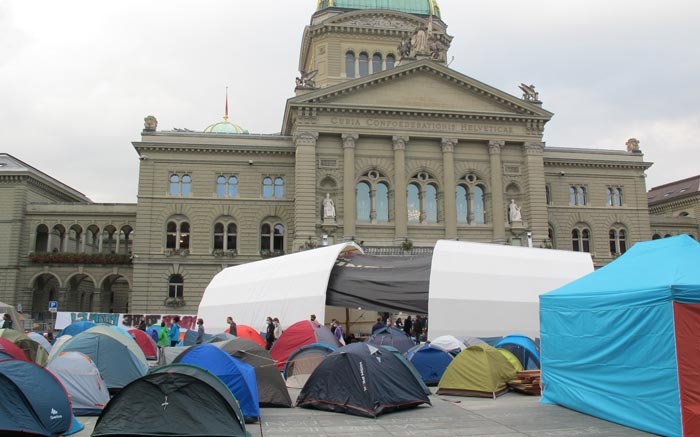 Gekommen, um zu bleiben: Klimaaktivisten schlagen ihre Zelte auf