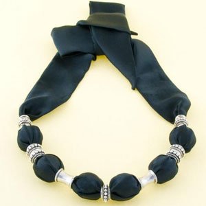 Schöne Halskette von Shanga: Fair und sozial!