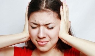 Wie Sie mit Hausmitteln Ohrenschmerzen lindern