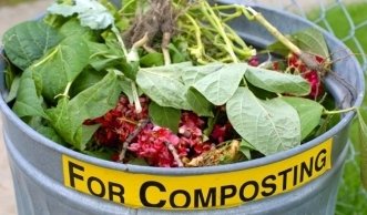 Möglichst schnell und richtig Gartenabfälle kompostieren