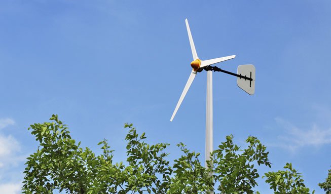 Windrad im Garten: Den Wind zur Stromerzeugung optimal nutzen