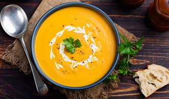 Exotik im Herbst: Feine Rezepte für Kürbissuppe mit Kokosmilch