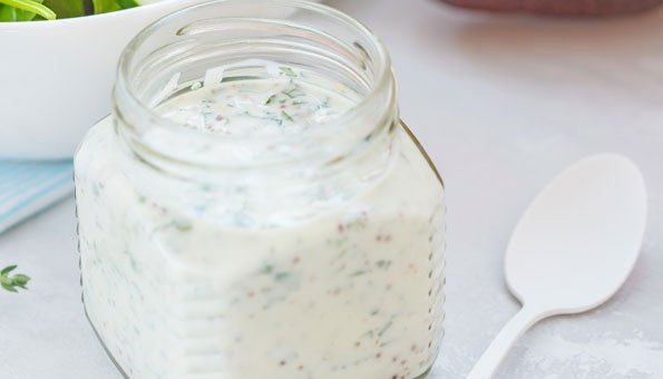 Yogurt dressing: recipe for 6 servings