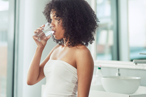 Wie viel Wasser du am Tag wirklich trinken solltest