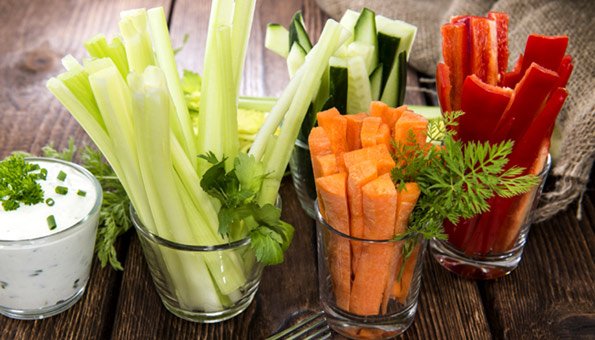 Gemüse ist ein ausgezeichneter Vitamin-Lieferant für den Tag.